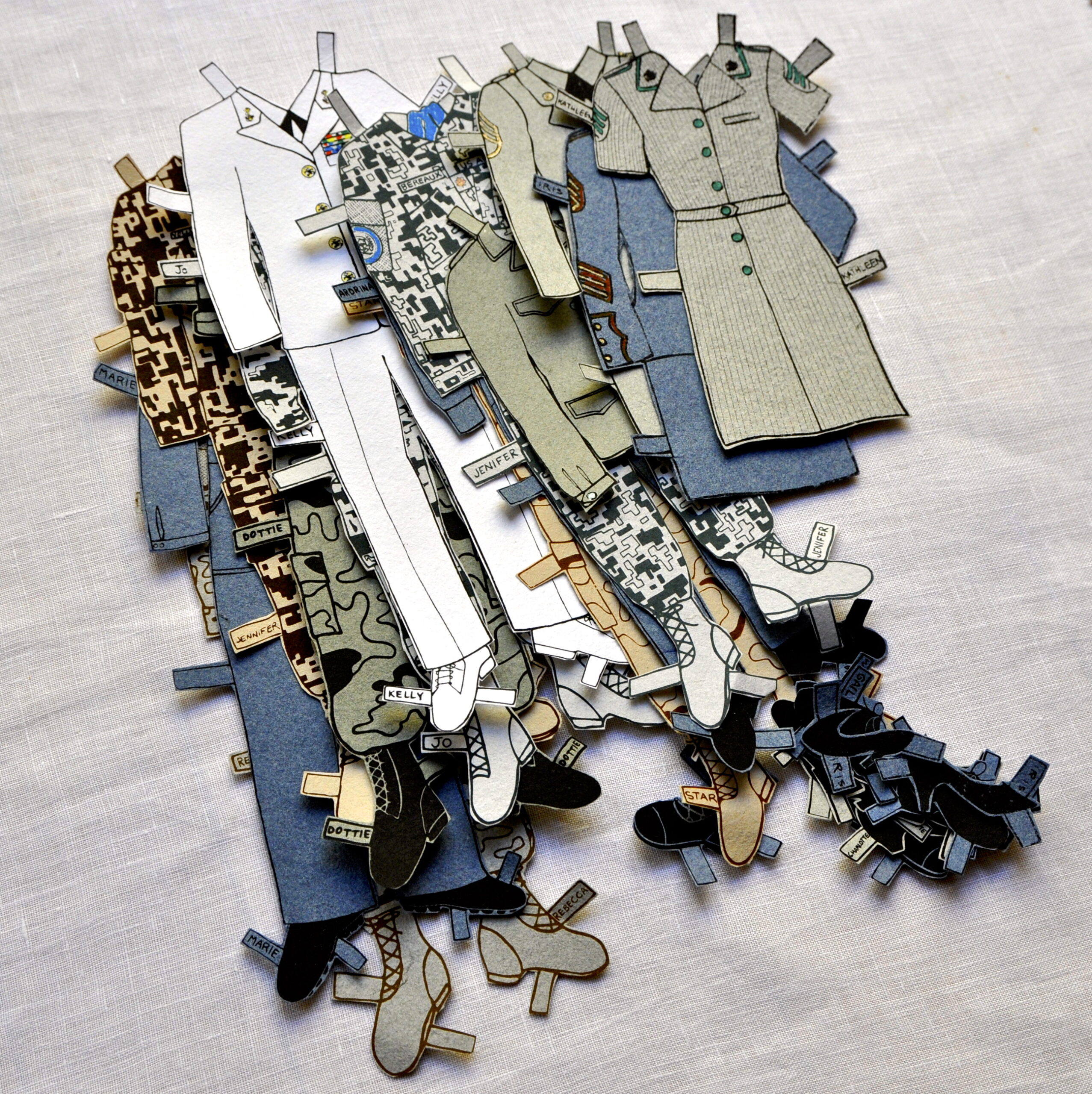 Paper Dolls Limited Edition - Image 3